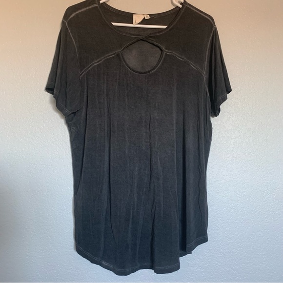 White Crow Tops - 🆕 White Crow Keyhole Tee